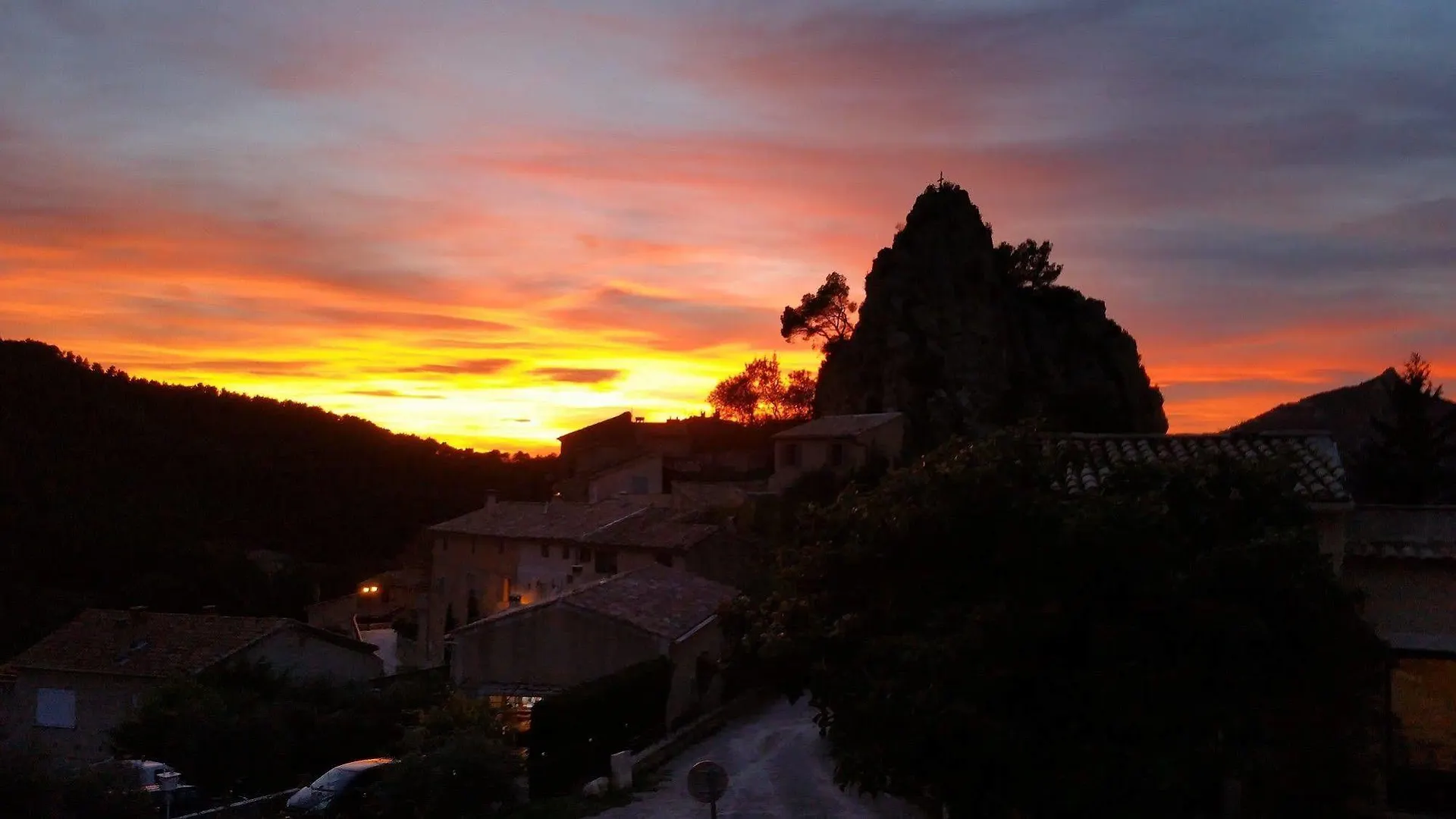 Mas De Carabelle Bed & Breakfast La Roque-Alric France