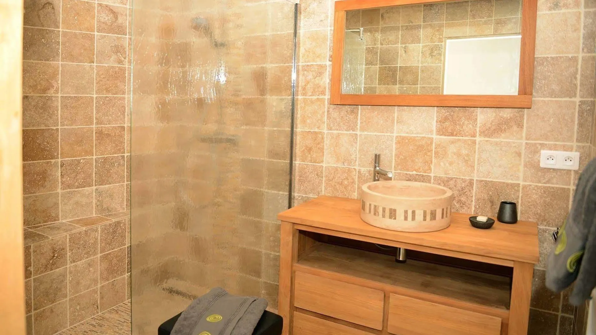Mas De Carabelle Bed & Breakfast La Roque-Alric